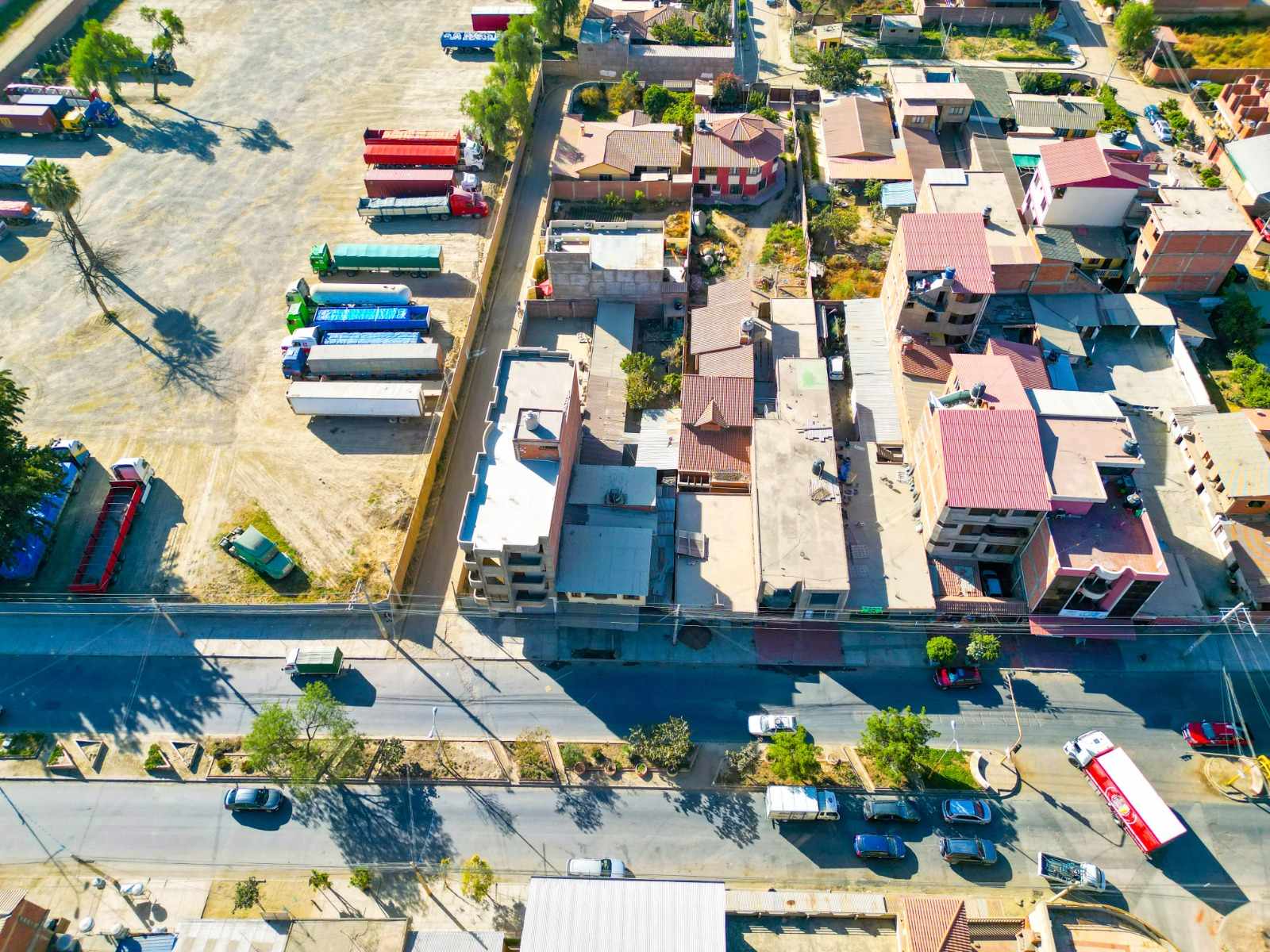 Casa en VentaAv. Colcapirhua (Av. Víctor Ustariz), a la altura del Km 6 de la Av. Blanco Galindo 7 dormitorios 3 baños 3 parqueos Foto 7