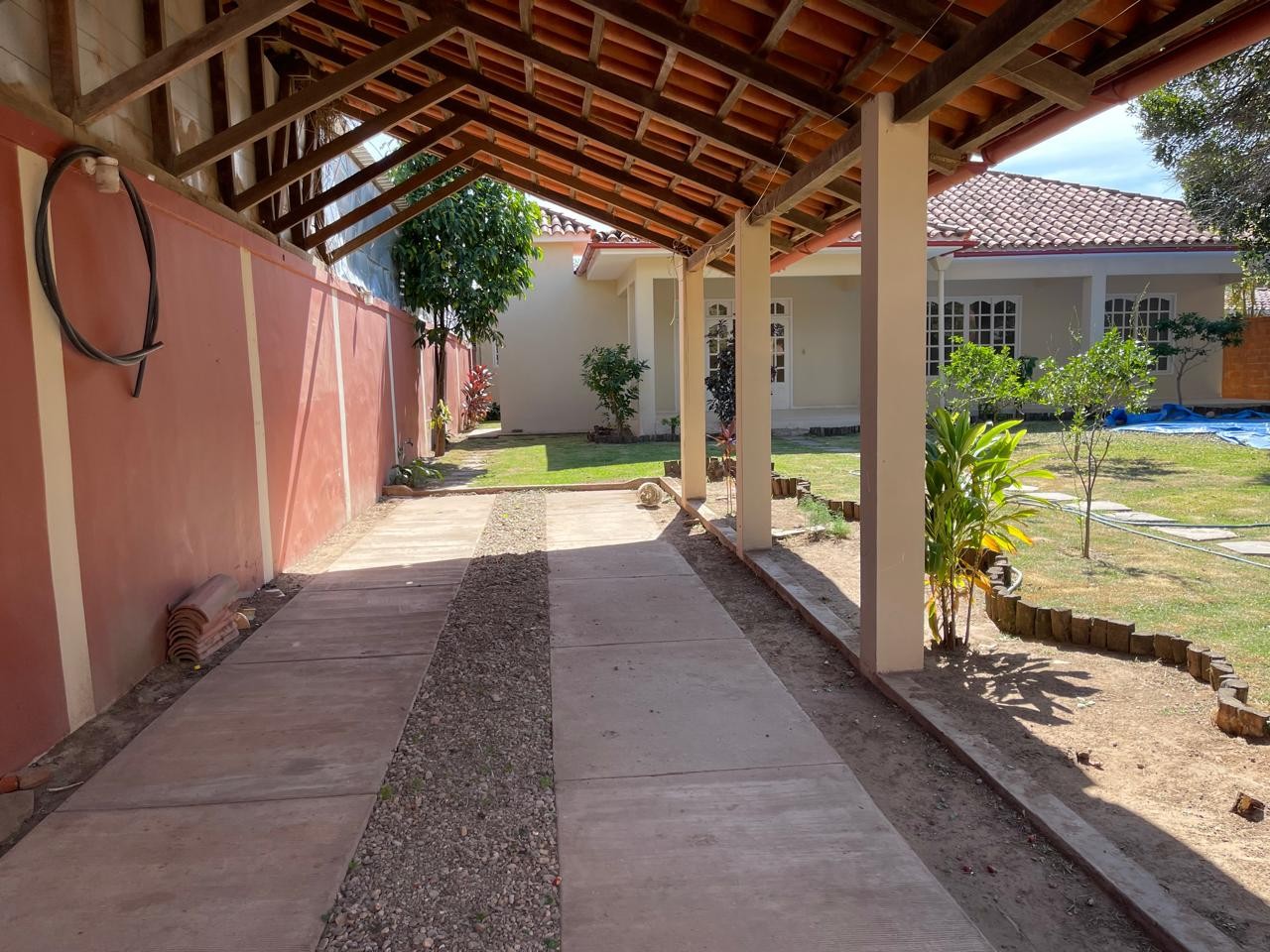 Casa en VentaAmplia y Hermosa casa de Una planta -  Zona Norte entre 6to y 7mo Anillo Foto 14