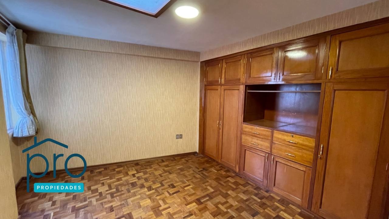 Casa en Los Pinos en La Paz 4 dormitorios 4 baños 2 parqueos Foto 8