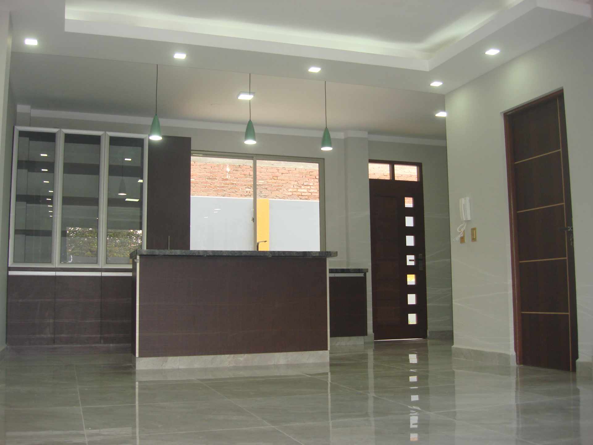 Casa en VentaInmediaciones Campo Ferial y Country Club, OTB Exaltación, en pasaje cerrado, Urbanización La Rinconada, Zona Alalay 4 dormitorios 5 baños 3 parqueos Foto 16