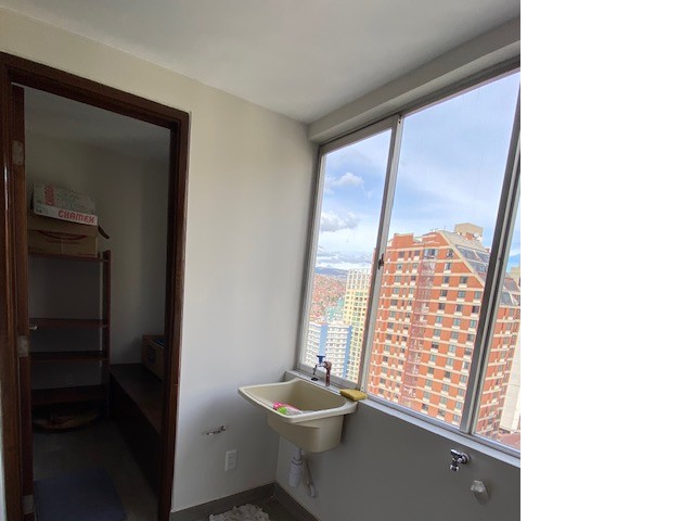 Departamento en Sopocachi en La Paz 4 dormitorios 4 baños  Foto 13