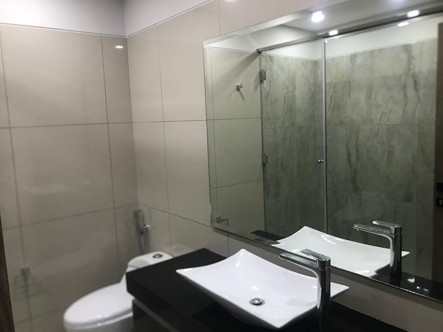 Departamento en AlquilerCondominio Sky Lux, Equipetrol Norte y 4to. Anillo, a pasos de Torre Dúo y del Mall Ventura. 1 dormitorios 2 baños 1 parqueos Foto 10