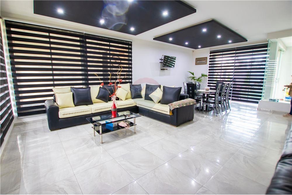 Casa CASA EN VENTA EN CONDOMINIO SAN HUMBERTO TIQUIPAYA Foto 17