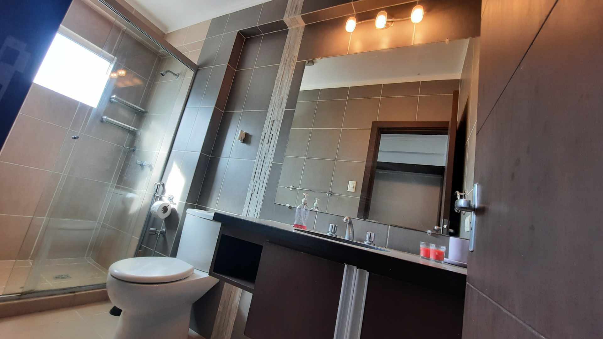 Casa en Entre 4to y 5to anillo Oeste en Santa Cruz de la Sierra 3 dormitorios 3 baños 2 parqueos Foto 12