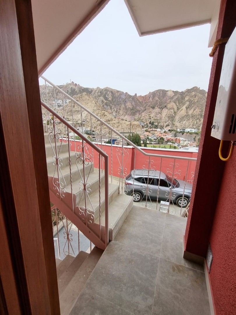 Departamento Zona Sur, Alto La Florida, calle 4  (Ingreso por Calacoto - calle 13 y 14).   Foto 9