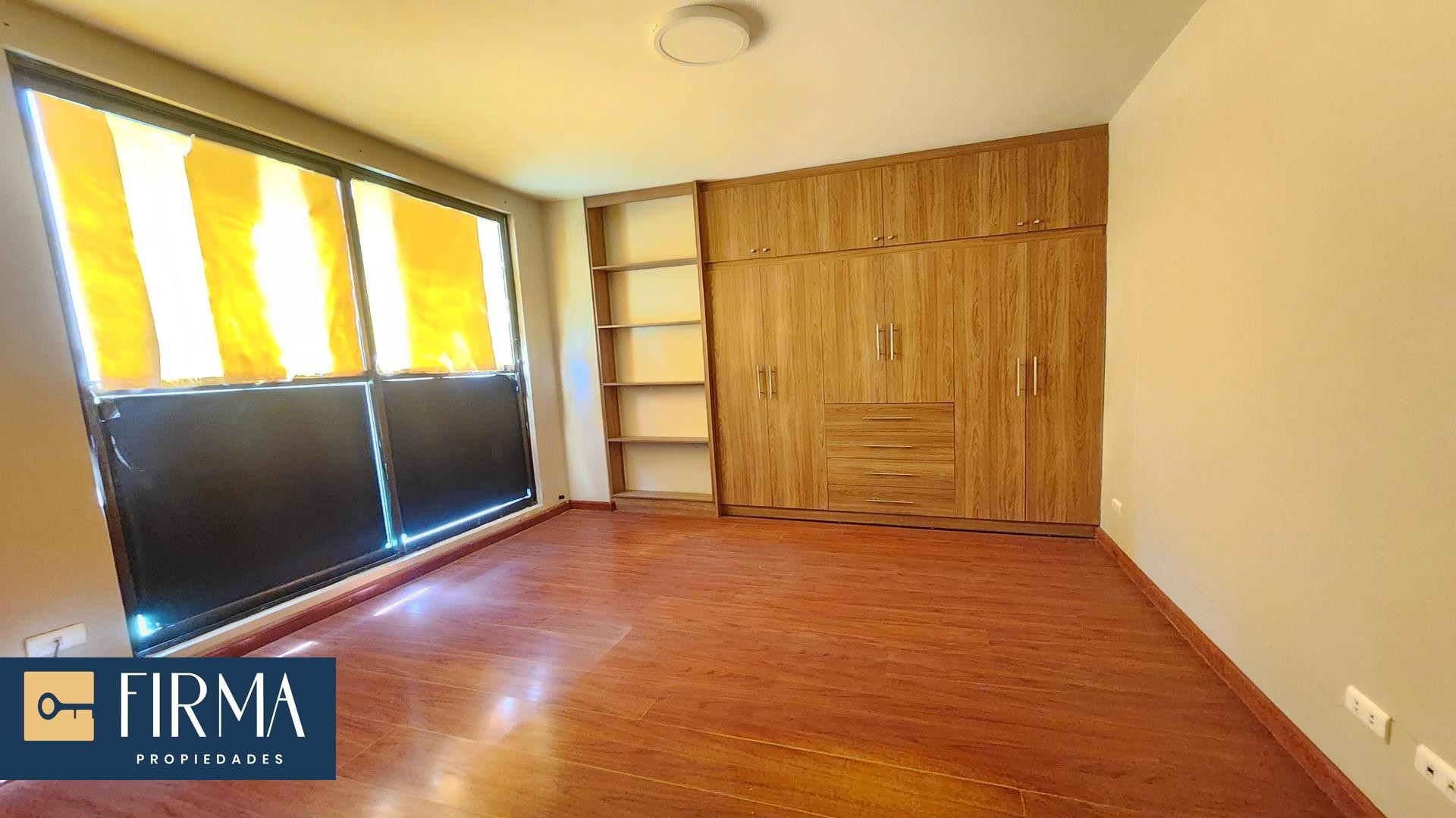 Departamento en VentaDEPARTAMENTO EN VENTA, ACHUMANI 2 dormitorios 1 baños 1 parqueos Foto 4
