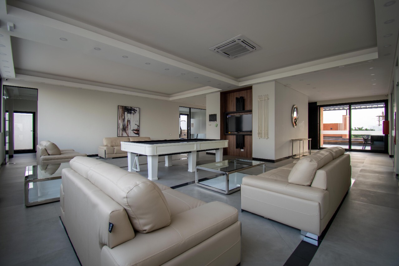 Departamento en AlquilerEN ALQUILER EQUIPETROL CALLE HERNAN ALDABA PAZ PLAZA ITALIA 2 dormitorios 3 baños 1 parqueos Foto 19