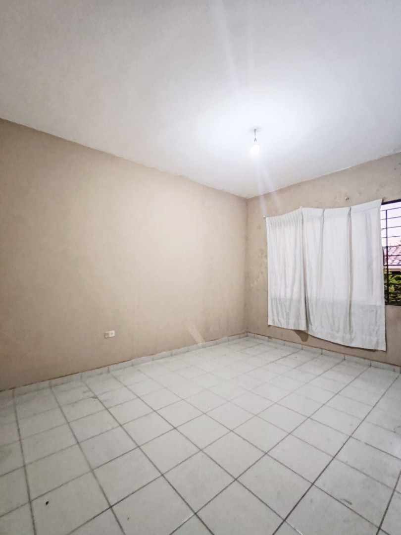 Casa en VentaZONA ESTE - AV. CANAL COTOCA
A 2 cuadras de la avenida 6 dormitorios 4 baños 3 parqueos Foto 7
