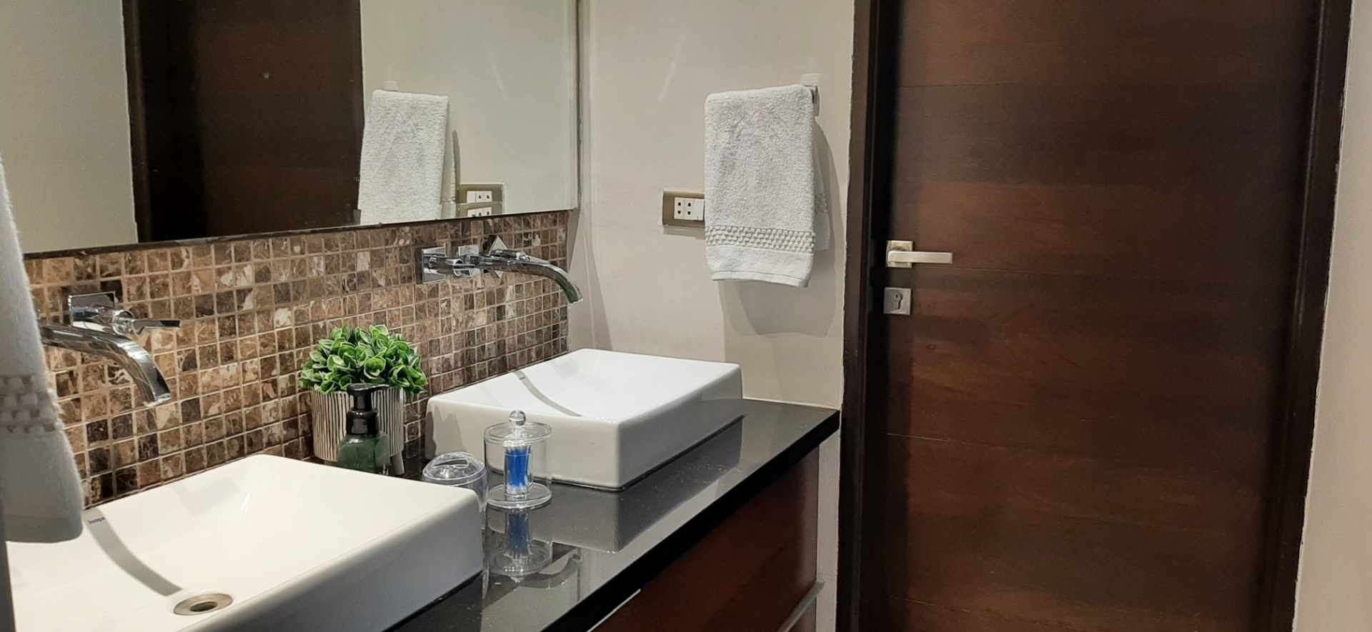 Casa en VentaCONDOMINIO LAS PALMERAS  3 dormitorios 4 baños 2 parqueos Foto 3