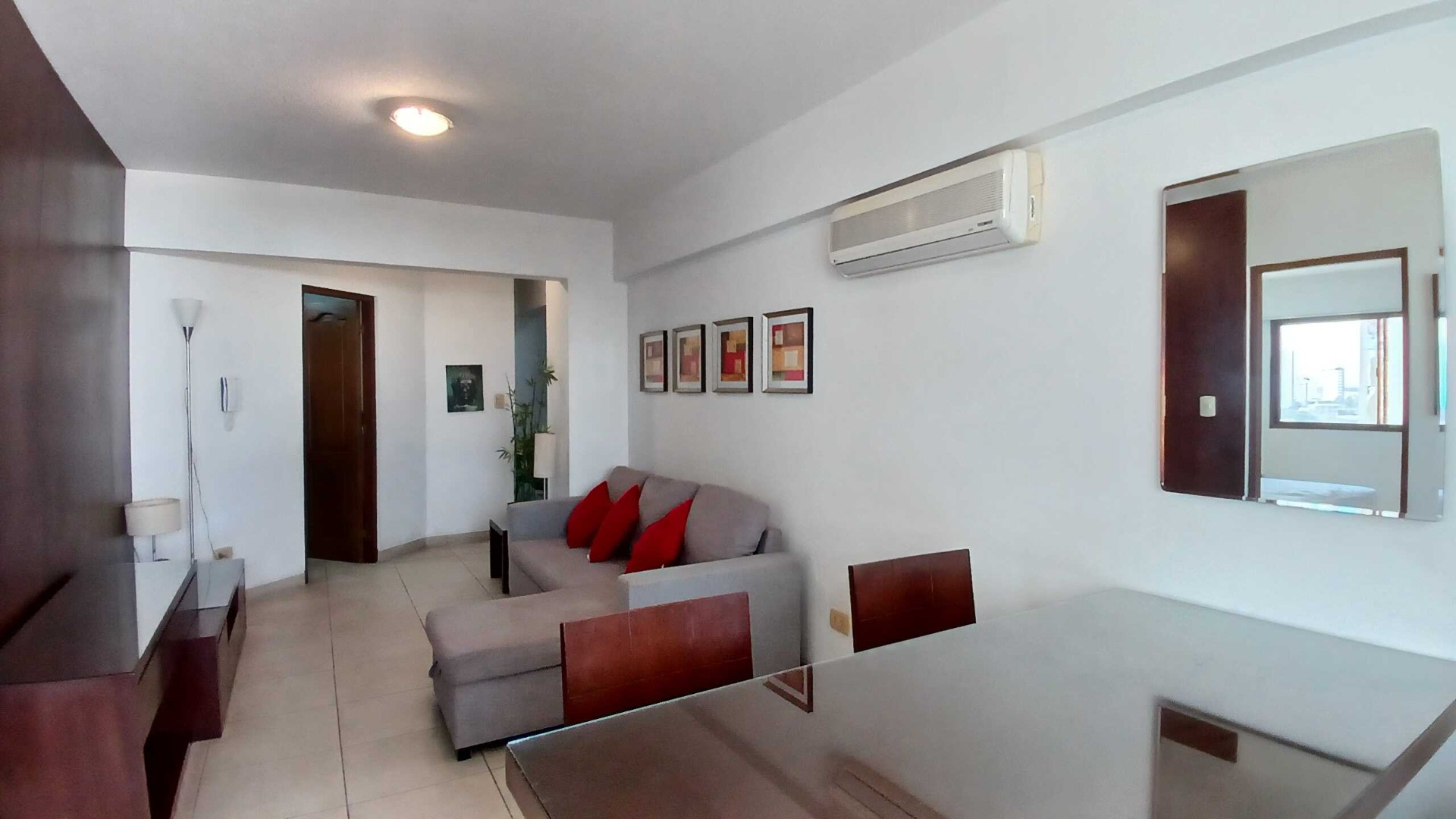 Departamento en Entre 1er y 2do anillo Norte en Santa Cruz de la Sierra 1 dormitorios 1 baños 1 parqueos Foto 3