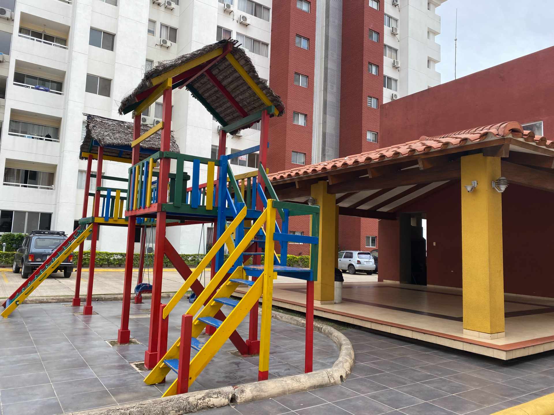 Departamento en VentaCondominio San Francisco, Av. Doble Via entre 5 y 6 anillo  Foto 2