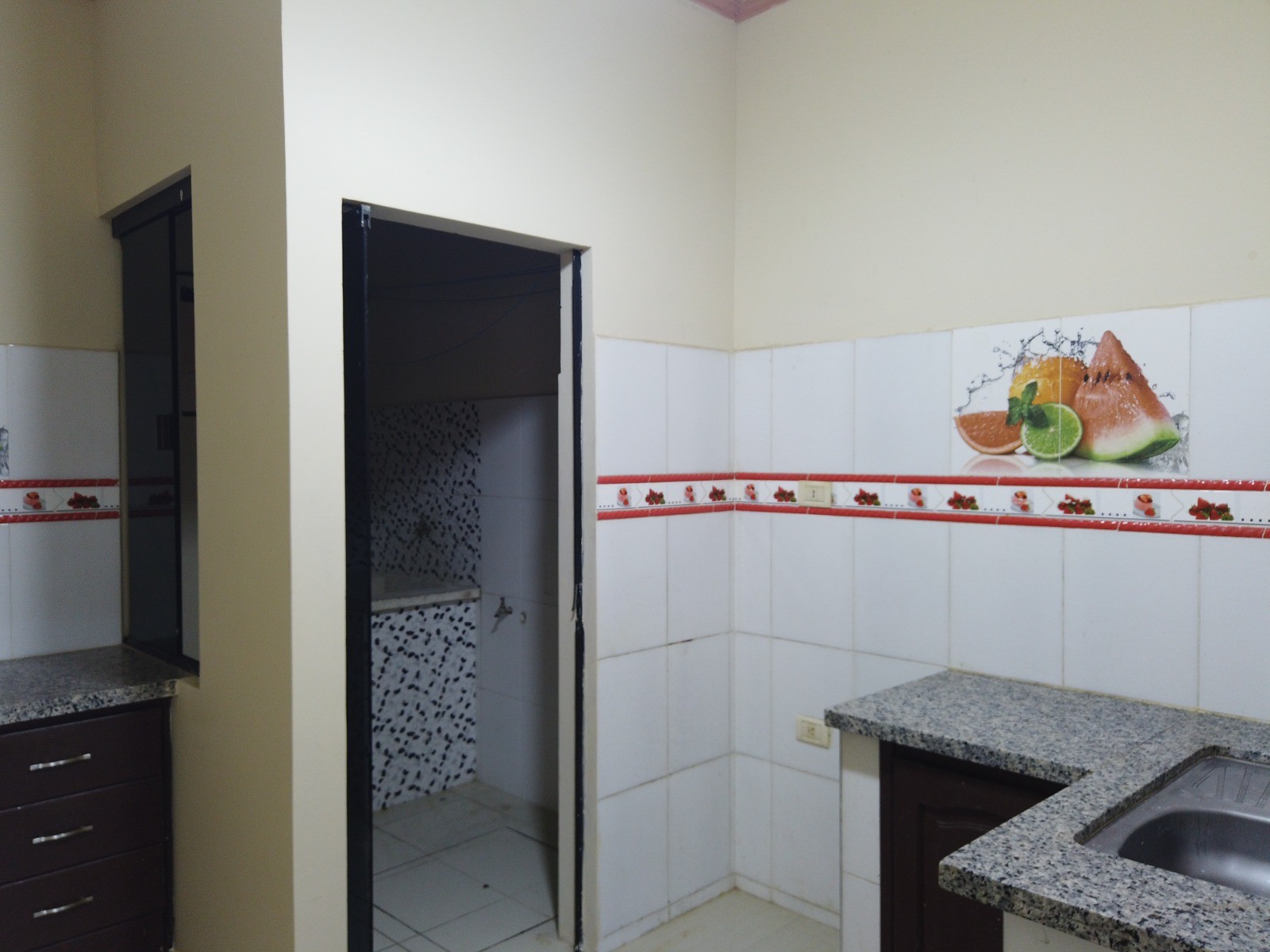 Departamento en Entre 4to y 5to anillo Este en Santa Cruz de la Sierra 3 dormitorios 2 baños 1 parqueos Foto 4