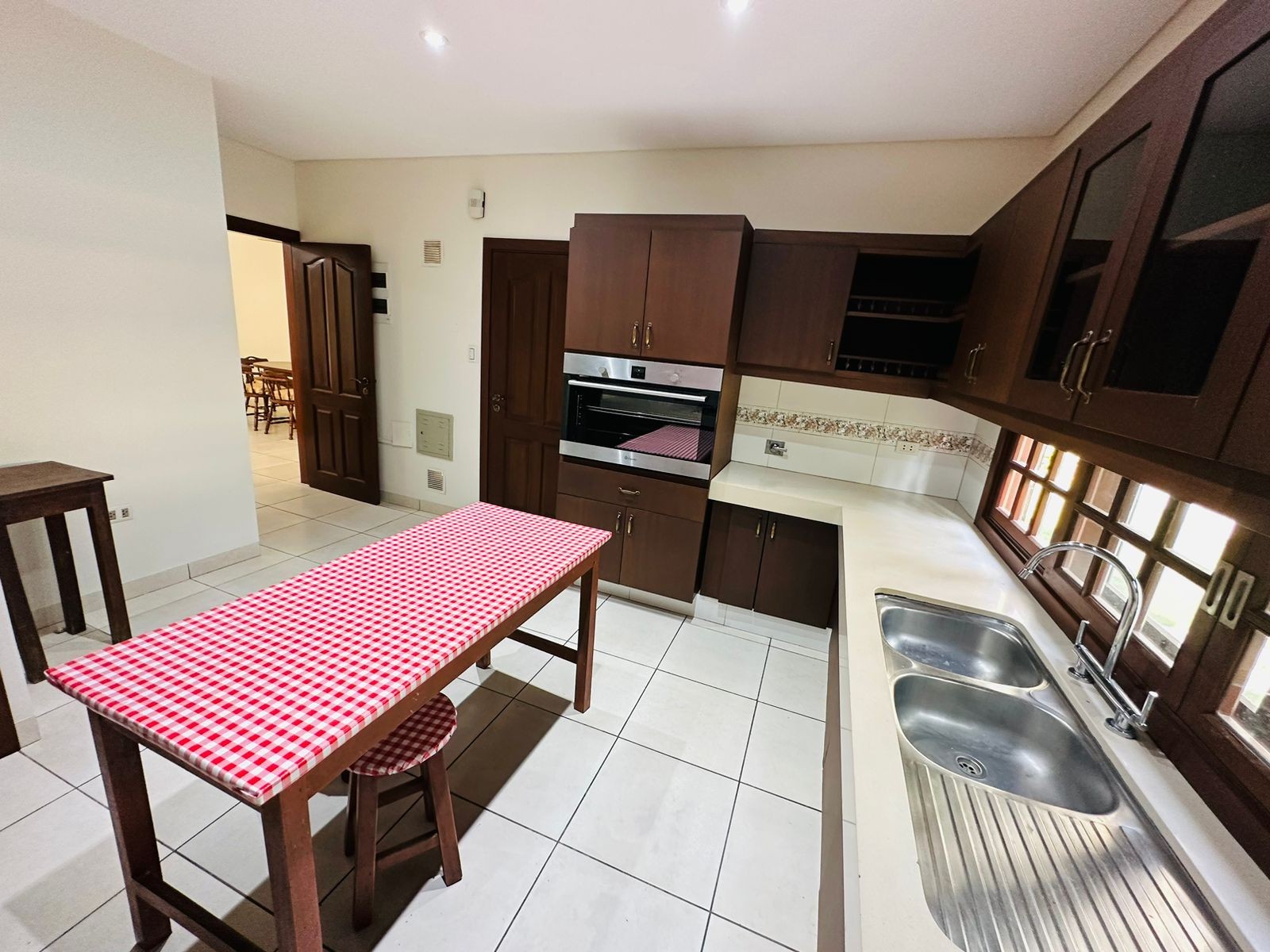 En Alquiler a $us 2,700 Foto 17