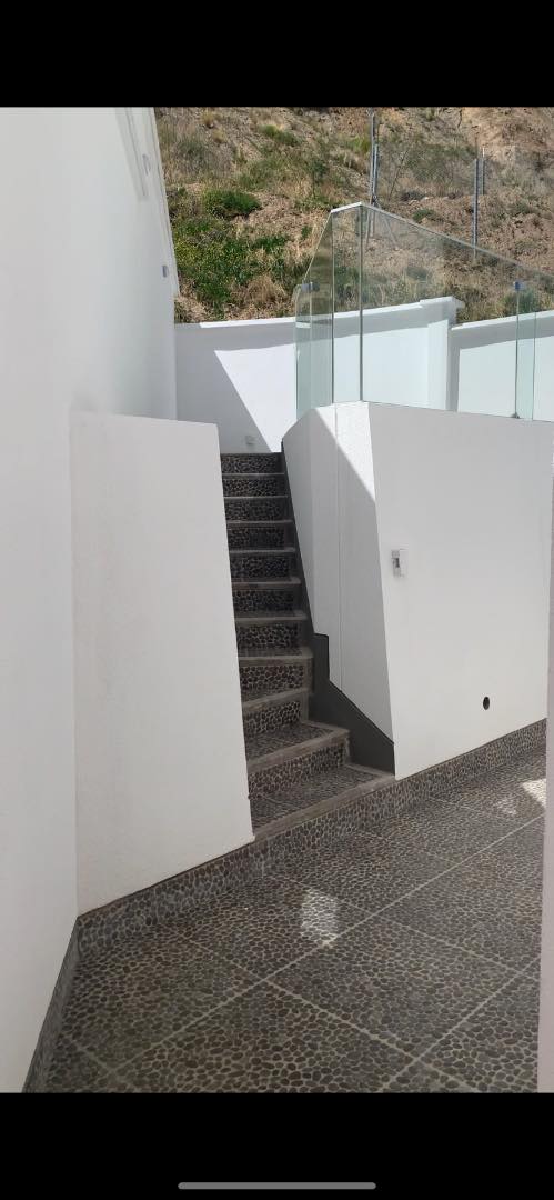 Departamento en AlquilerCota Cota, Urbanización la glorieta final calle A (principal) N 108. Frente a Santorini, Edificio blanco Foto 7