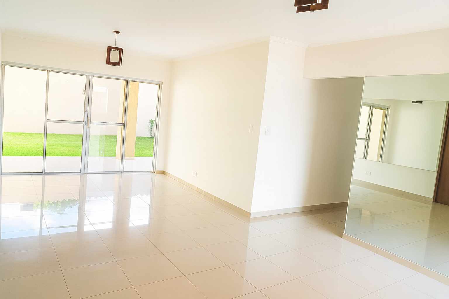 Casa en VentaCondominio Sevilla Los Bosques, Zona Norte – Santa Cruz 3 dormitorios 2 baños 2 parqueos Foto 5