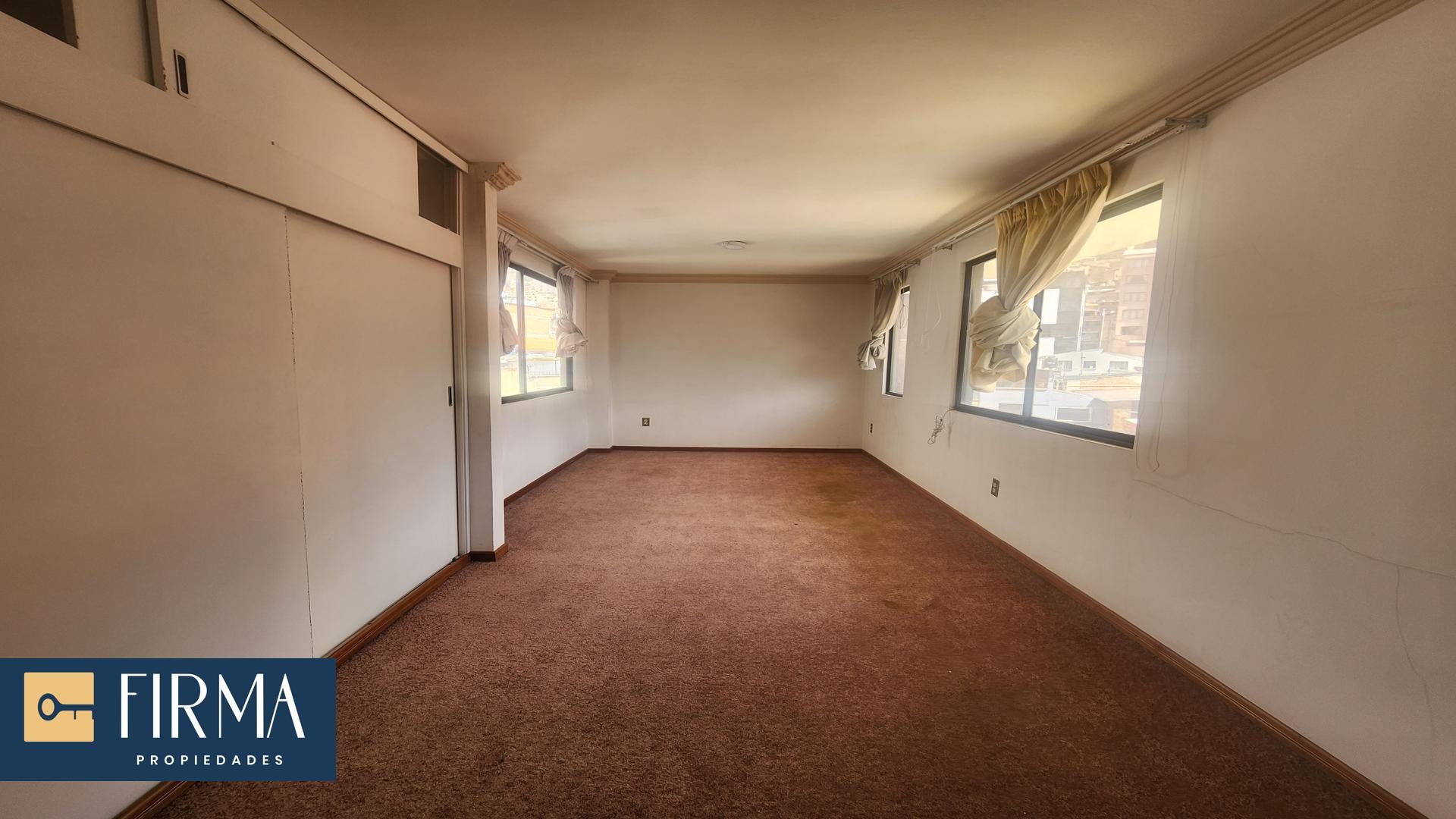 Casa en VentaEDIFICIO MULTIFAMILIAR EN VENTA, MIRAFLORES 12 dormitorios 12 baños 10 parqueos Foto 3