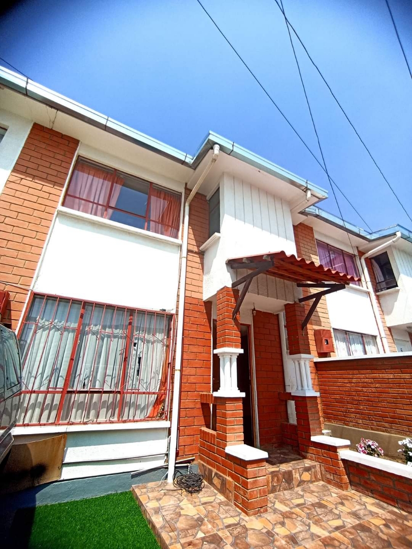 Casa en VentaPAMPAHASI  3 dormitorios 2 baños 2 parqueos Foto 3