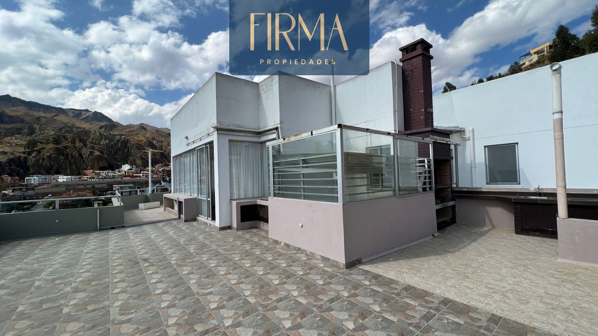 Departamento en Achumani en La Paz 3 dormitorios 5 baños 3 parqueos Foto 2