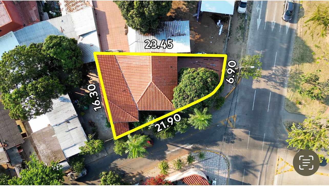 Terreno en VentaAv. La Salle - Canal Isuto entre 3er y 4to anillo Foto 2