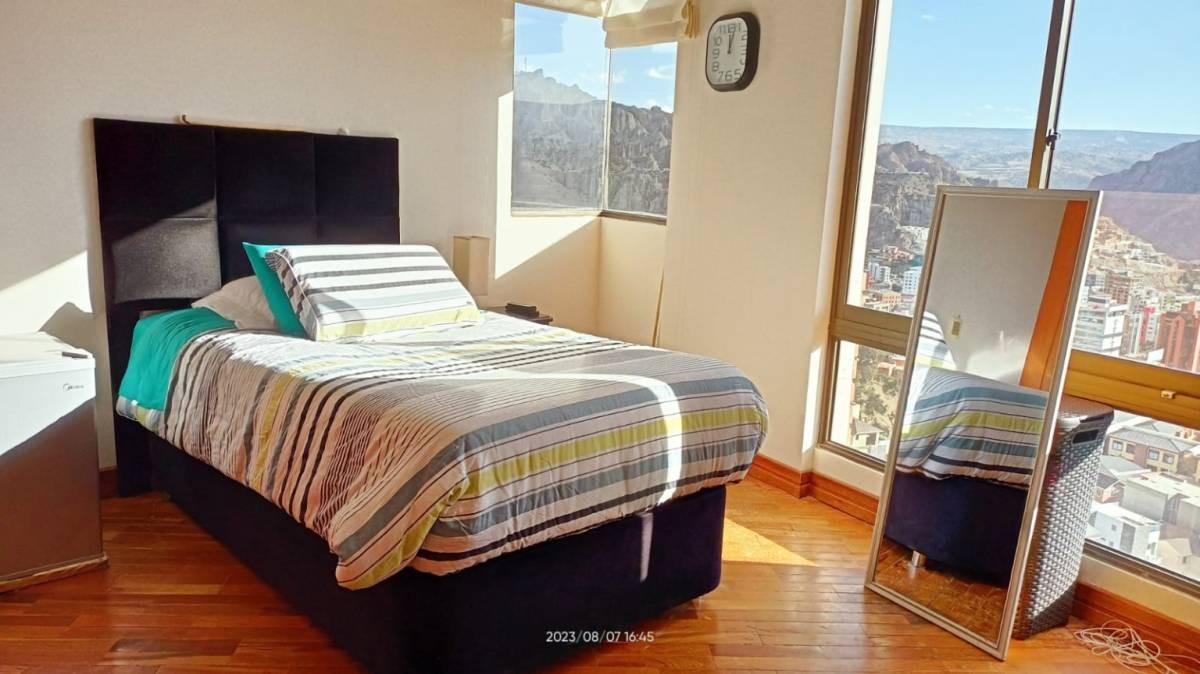 Departamento en AnticréticoCALLE 25 CALACOTO AV. MUÑOZ REYES Foto 15
