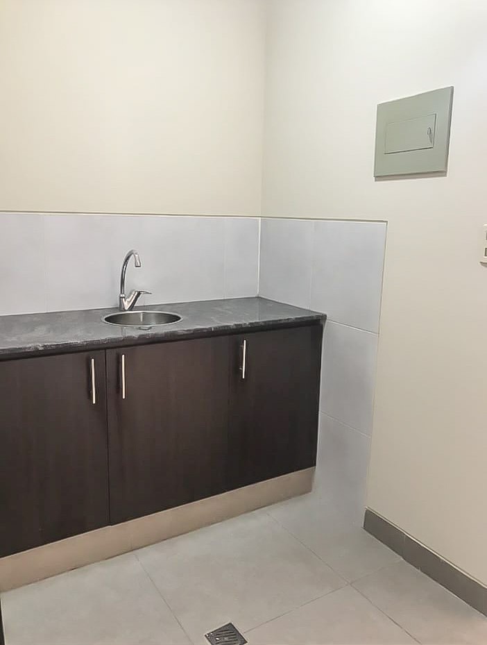 Oficina en Alquiler<b>OFICINA EN ALQUILER, CALACOTO, TORRE EMPRESARIAL.</b> 2 dormitorios 2 baños 2 parqueos Foto 7