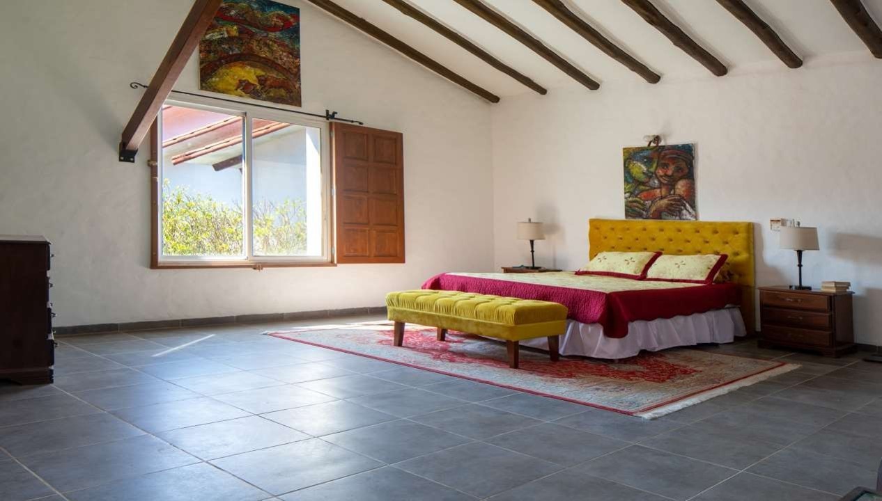 Casa en Entre 5to y 6to anillo Oeste en Santa Cruz de la Sierra 3 dormitorios 4 baños 2 parqueos Foto 9