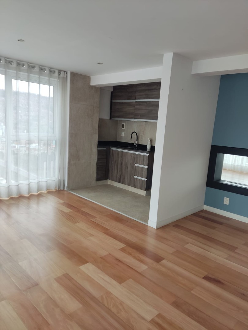 Departamento en AlquilerAv. 6 de agosto y esquina belisario salina, edif Carlos David Foto 7
