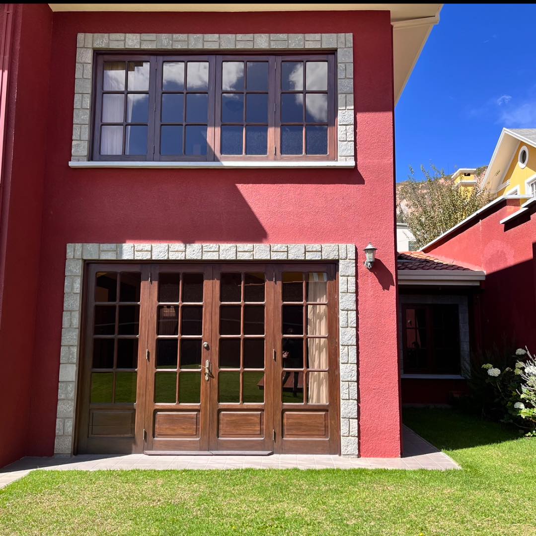 Casa en Alquiler🏡 AMPLIA Y HERMOSA CASA EN ALQUILER, AUQUISAMAÑA.  3 dormitorios 3 baños 3 parqueos Foto 3