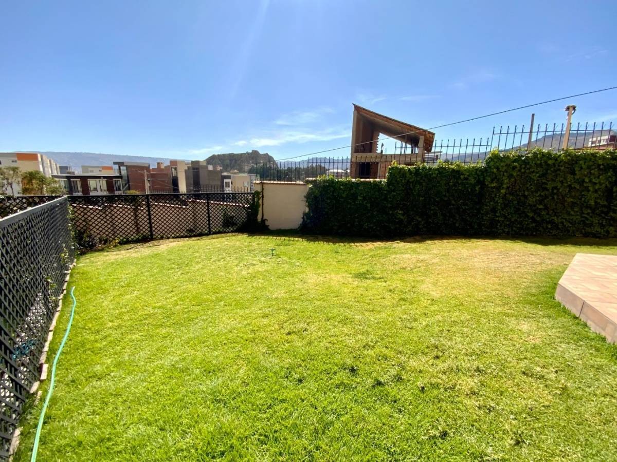 Casa en VentaLOMAS DE ACHUMANI 3 dormitorios 4 baños 2 parqueos Foto 4