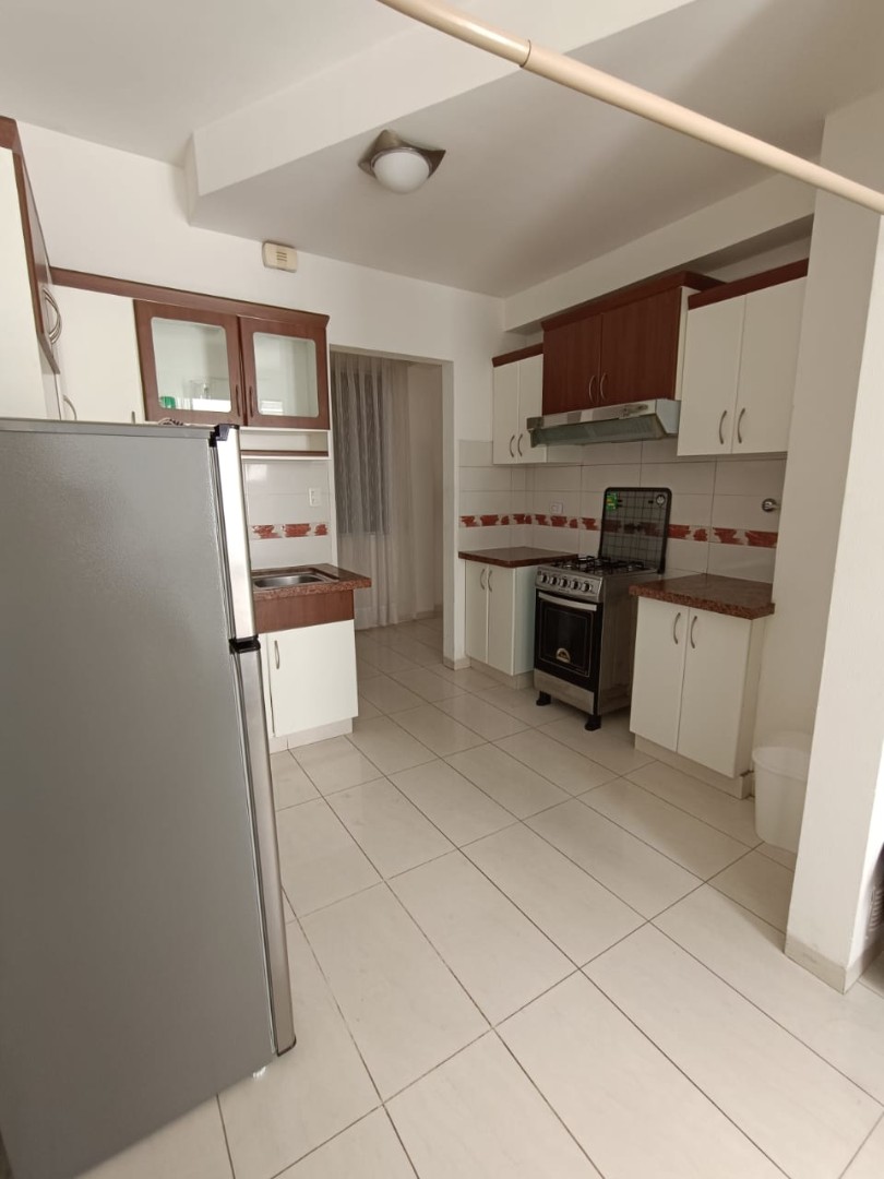 Departamento en AlquilerCalle Cochabamba esquina Av Irala Foto 4