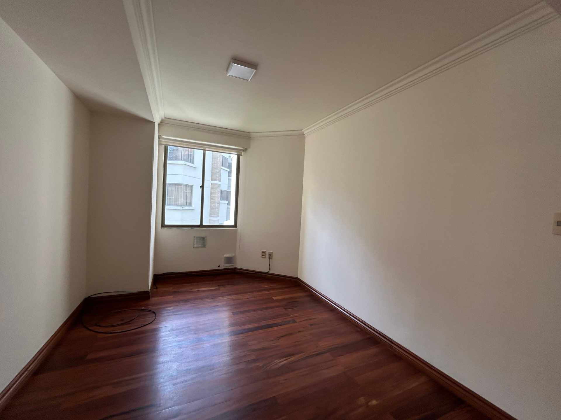 Departamento en Achumani en La Paz 3 dormitorios 4 baños 1 parqueos Foto 7