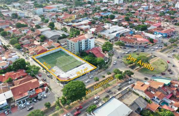 Terreno en VentaZona Norte
Av. Alemana 3er anillo    Foto 1