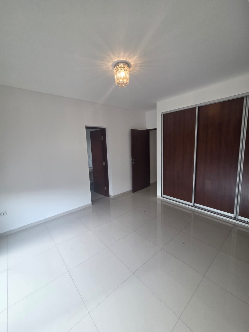 Departamento en AlquilerEquipetrol, zona Norte,Departamento de lujo en Alquiler  Foto 2