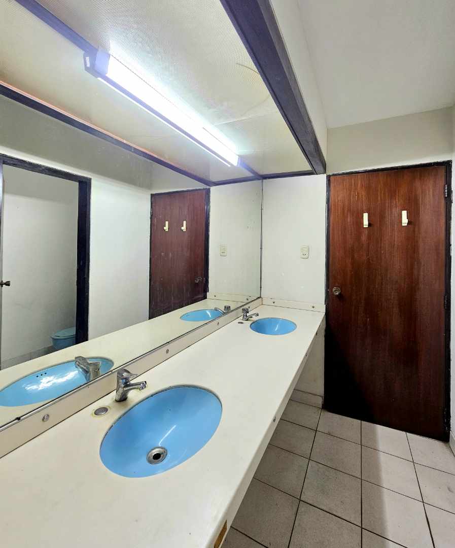 Casa en AlquilerAv. Ibérica- Barrio las LAS PALMAS  5 dormitorios 4 baños 3 parqueos Foto 18