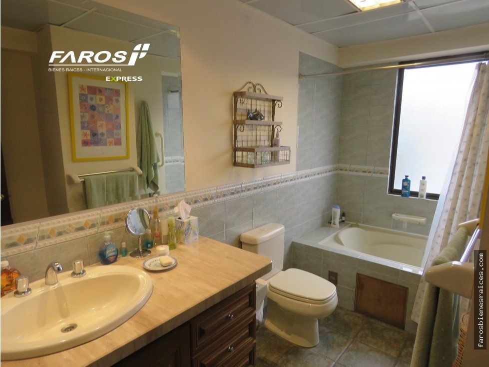 Departamento en VentaEXCLUSIVO DEPARTAMENTO EN VENTA EN EDIF. DE PRESTIGIO RECOLETA 3 dormitorios 3 baños 1 parqueos Foto 4