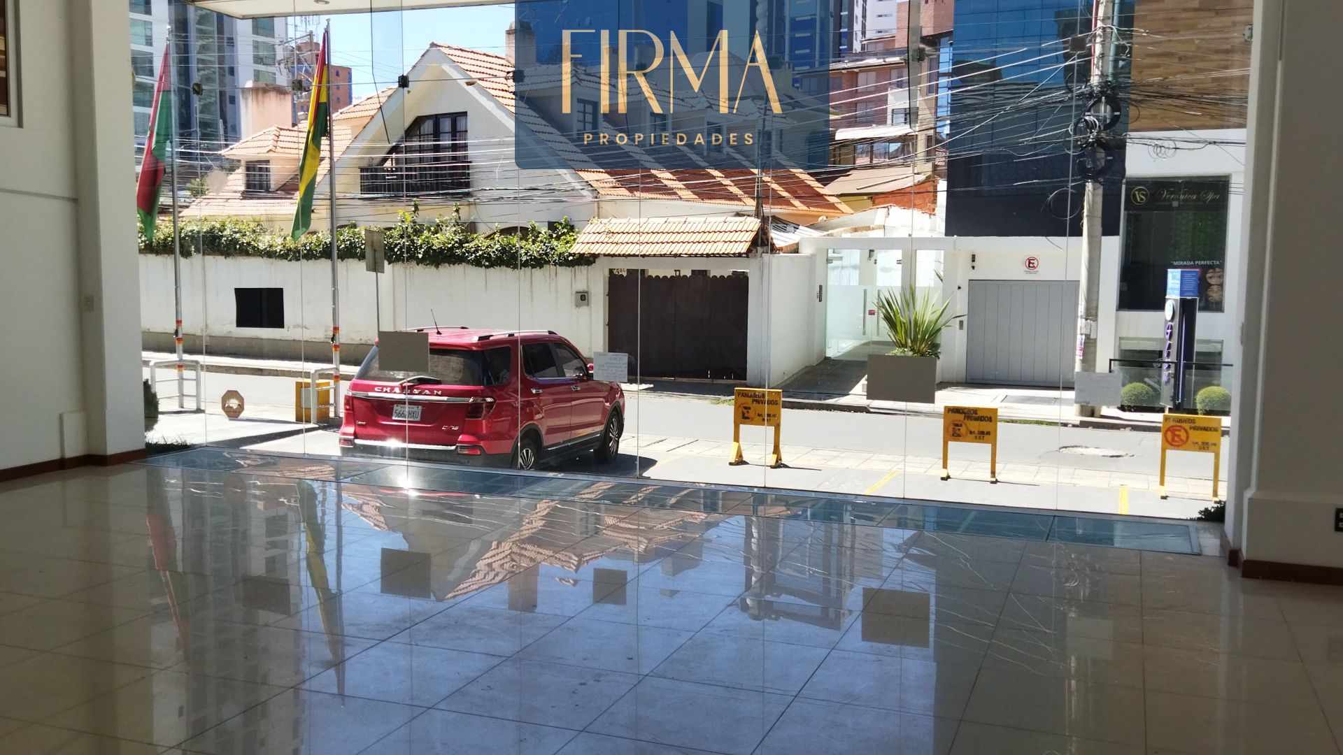 Local comercial en Calacoto en La Paz  2 baños  Foto 5