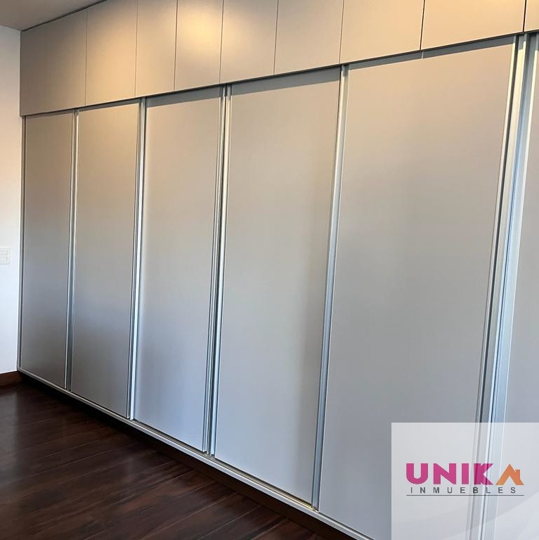 Departamento en Alquiler🏢 LUJOSO DEPARTAMENTO CON TODAS LAS COMODIDADES EQUIPADO Y AMOBLADO Y HERMOSAS VISTAS EN ALQUILER, CALACOTO. Foto 11