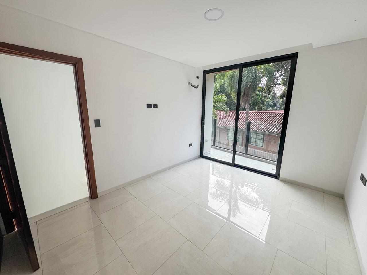 Departamento en Alquiler5to y 6to anillo entre Banzer y Beni Foto 2