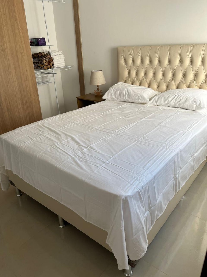 Departamento en AlquilerEN ZONA EXCLUSIVA Y RESIDENCIAL  1 dormitorios 2 baños 1 parqueos Foto 3