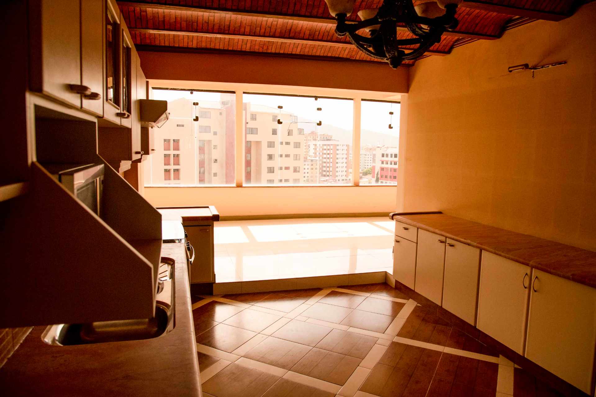 Departamento en Cala Cala en Cochabamba 4 dormitorios 5 baños 1 parqueos Foto 14