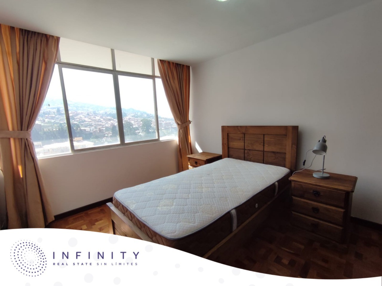 Departamento en San Jorge en La Paz 3 dormitorios 4 baños  Foto 2