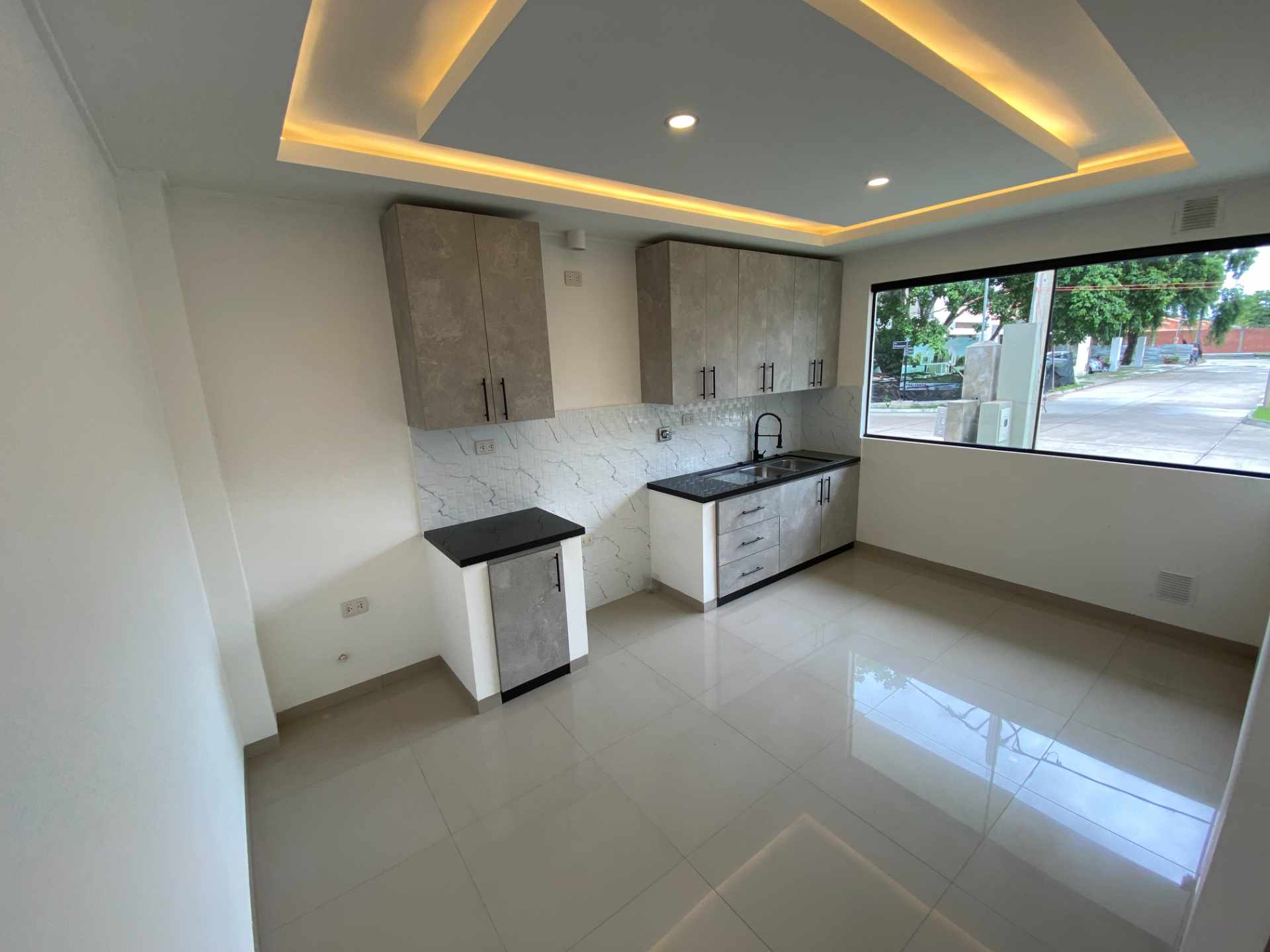 Casa en VentaCondominio Las Palmeras 2. Km 8 Carretera al Norte entrando por Mainter, al lado de ASAI NORTE.   4 dormitorios 4 baños 2 parqueos Foto 11