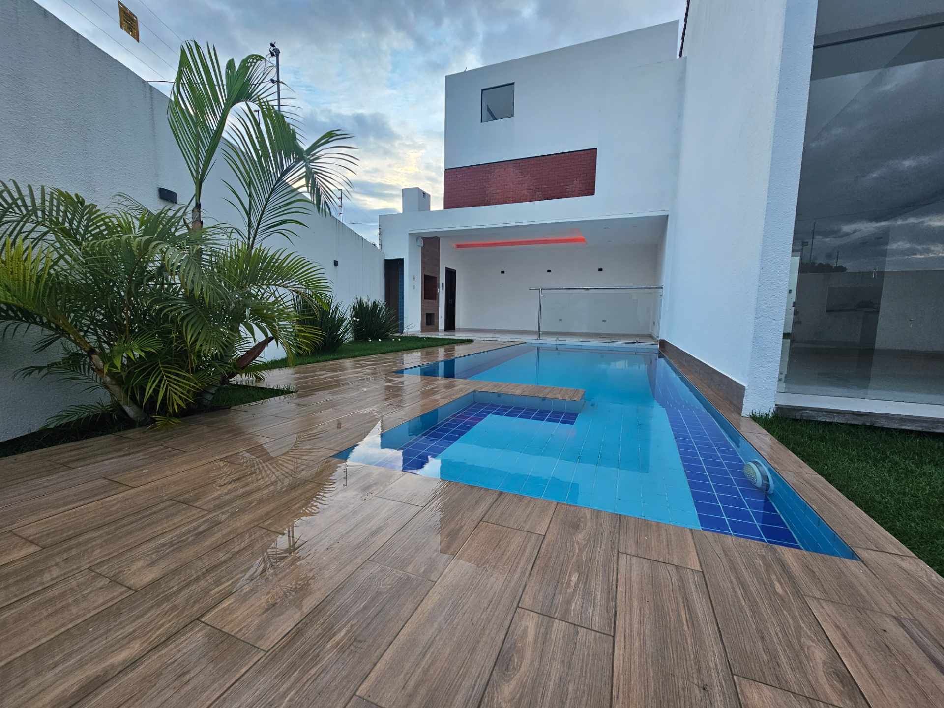 Casa en Urubó en Santa Cruz de la Sierra 3 dormitorios 4 baños 2 parqueos Foto 2