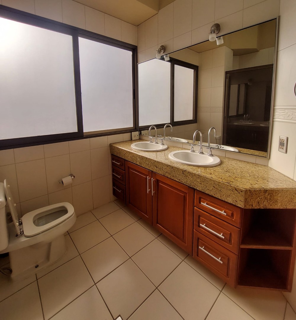 Departamento en AlquilerCALACOTO - ZONA SUR DE LA PAZ 3 dormitorios 3 baños 1 parqueos Foto 14