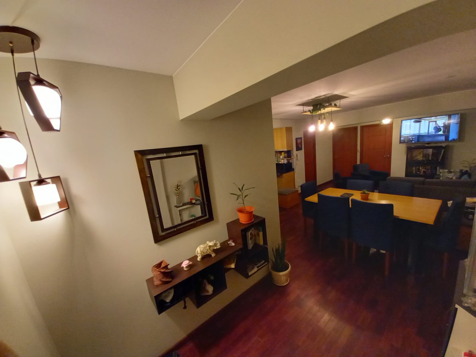 Departamento en VentaDEPARTAMENTO EN VENTA!! Obrajes avenida costanera a una cuadra del cementerio jardín  2 dormitorios 2 baños 1 parqueos Foto 39