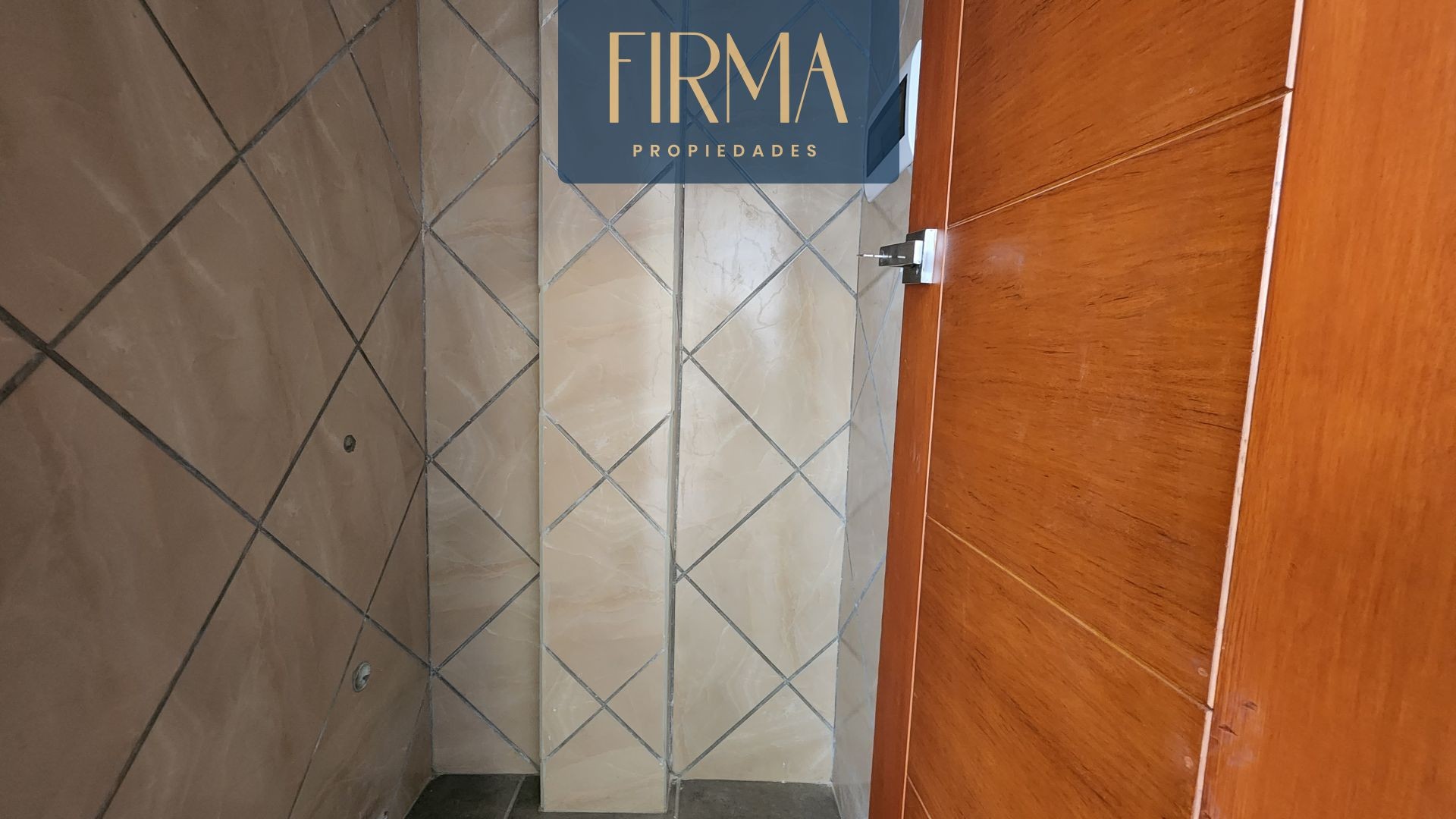 Oficina en Sopocachi en La Paz 1 dormitorios 1 baños 1 parqueos Foto 2