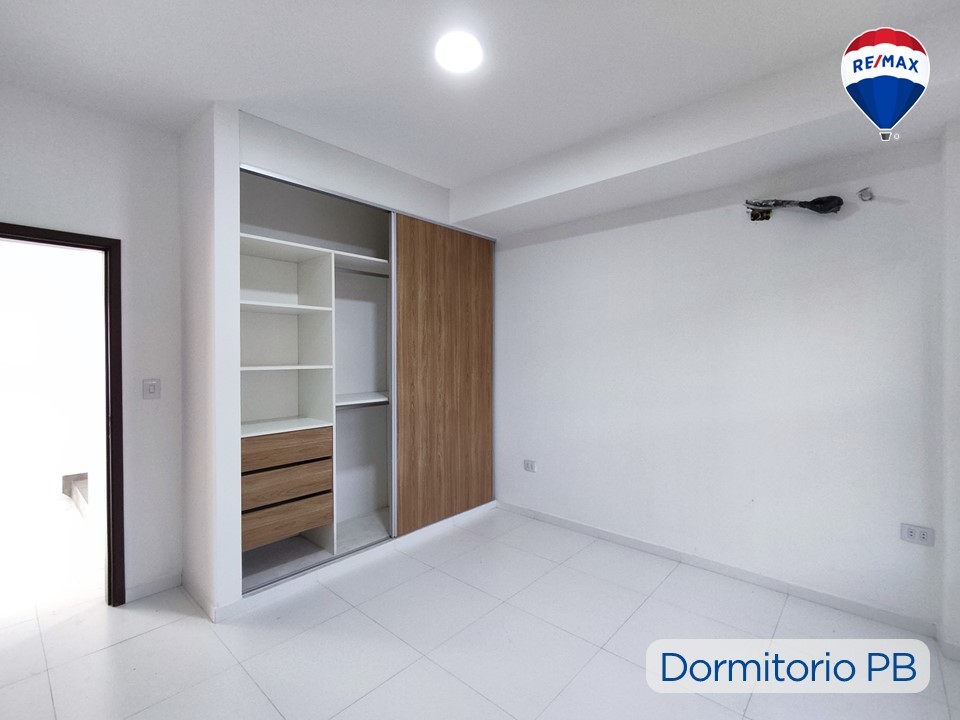 Casa en VentaZona Norte, 7mo Anillo. 4 dormitorios 3 baños 2 parqueos Foto 11