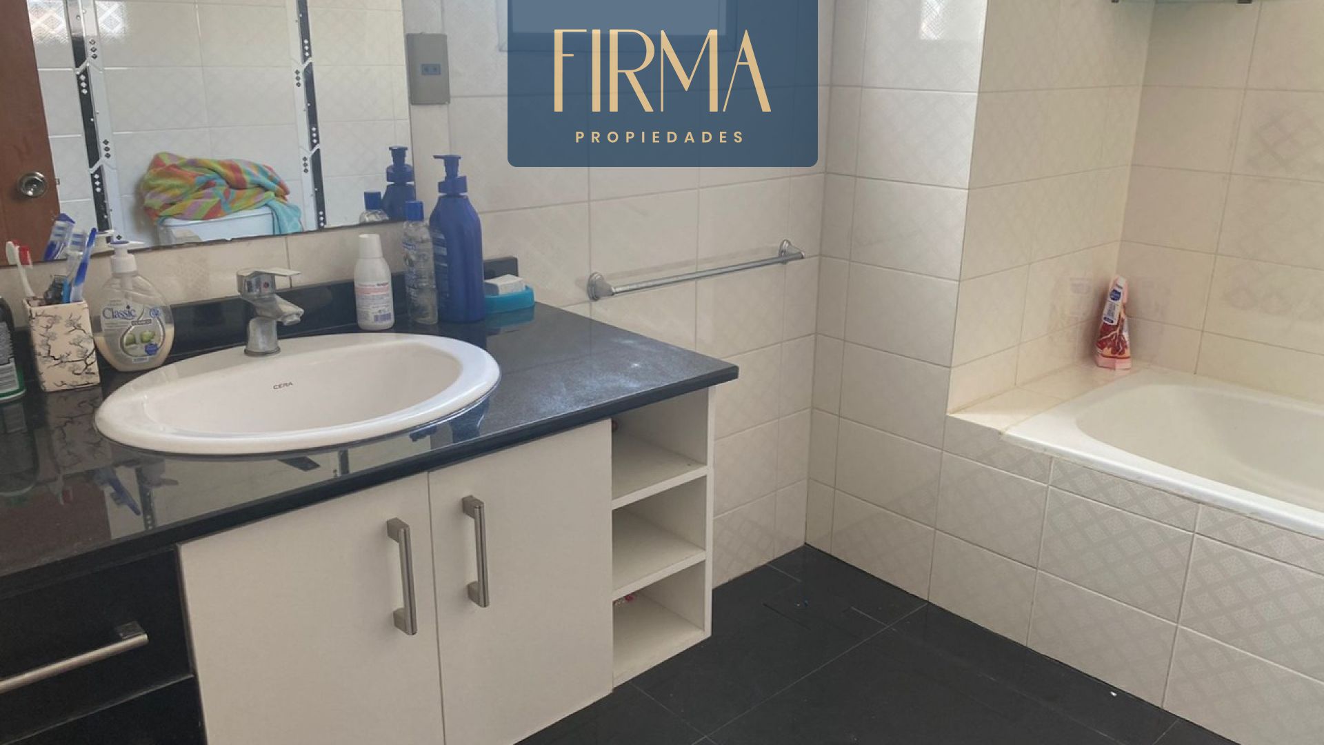 Casa en Achumani en La Paz 4 dormitorios 4 baños 2 parqueos Foto 8