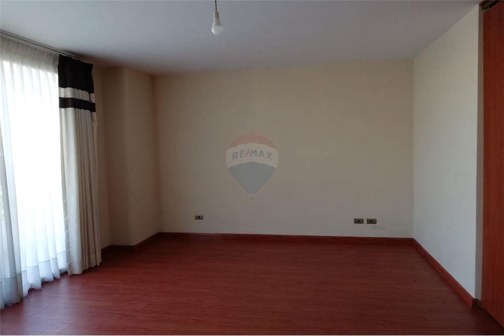 Departamento en Alquiler839 Av. America Este entre Melchor Urquidi y Av. Pando - Edificio Torres América Norte 3 dormitorios 2 baños 1 parqueos Foto 5