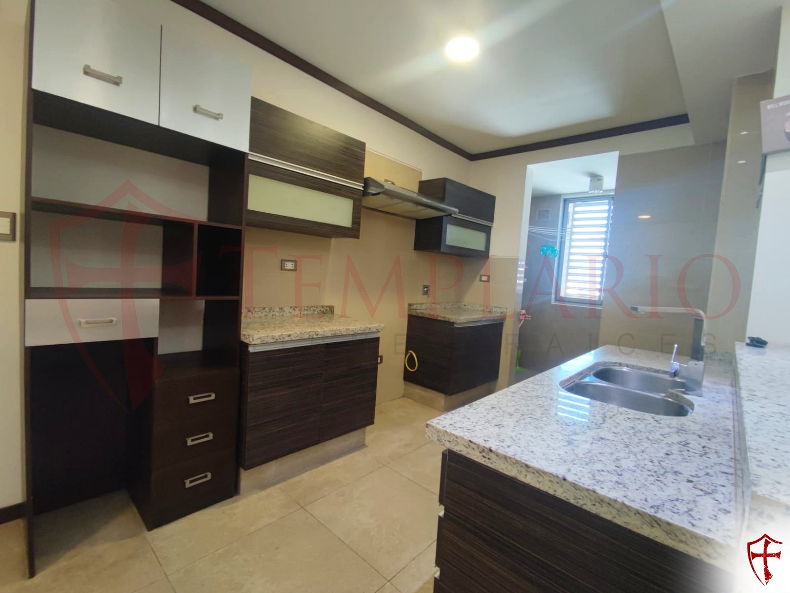 Departamento en VentaEquipetrol sobre Av san Martin edificio torre  Foto 5